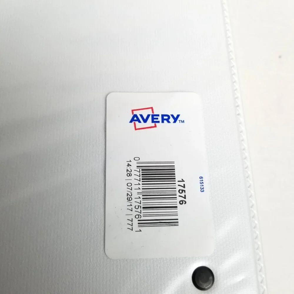 Avery Durable View 3 Ring Binder NEW 1.5 Inch White Office School Organization